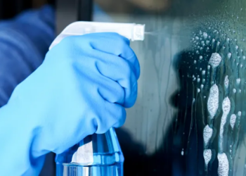 How to clean tv screen safe tips